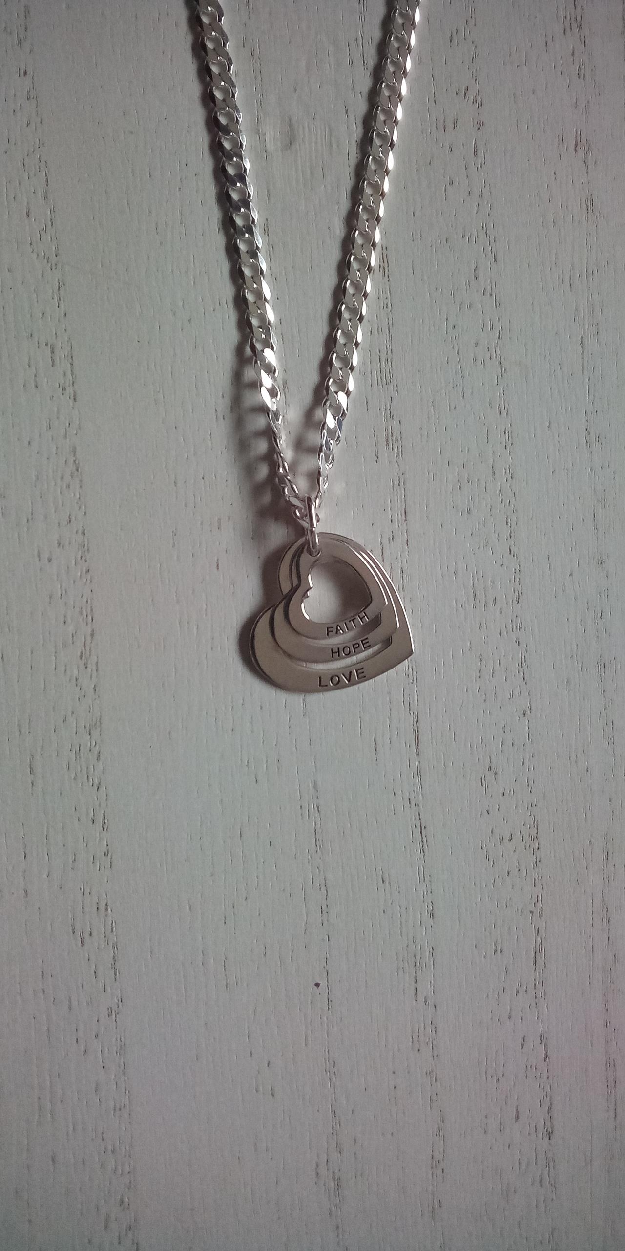 [ #003SSW ] $60.00USD 4mm Curb Chain with Faith, Love and Hope Heart pendants. 18 inch and 20 inch a(..)