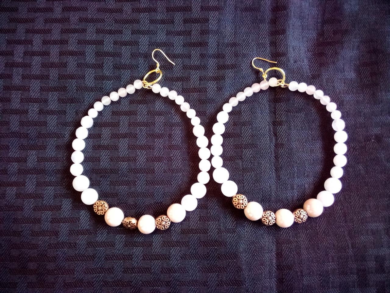 [ #W120 ] $20.00USD - Hoop Earrings, Glass beads, brass colored accent beads.